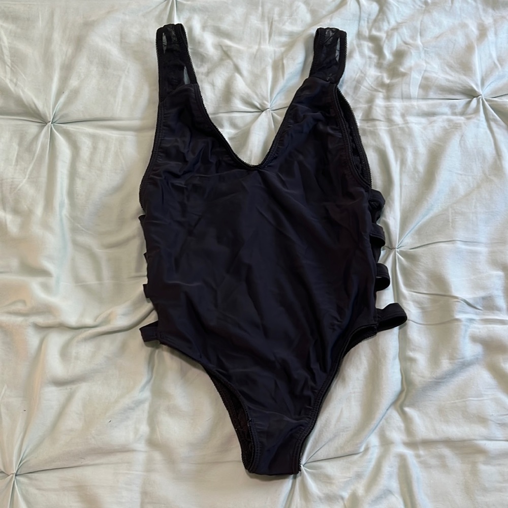 ONE PIECE BLACK BIKINI